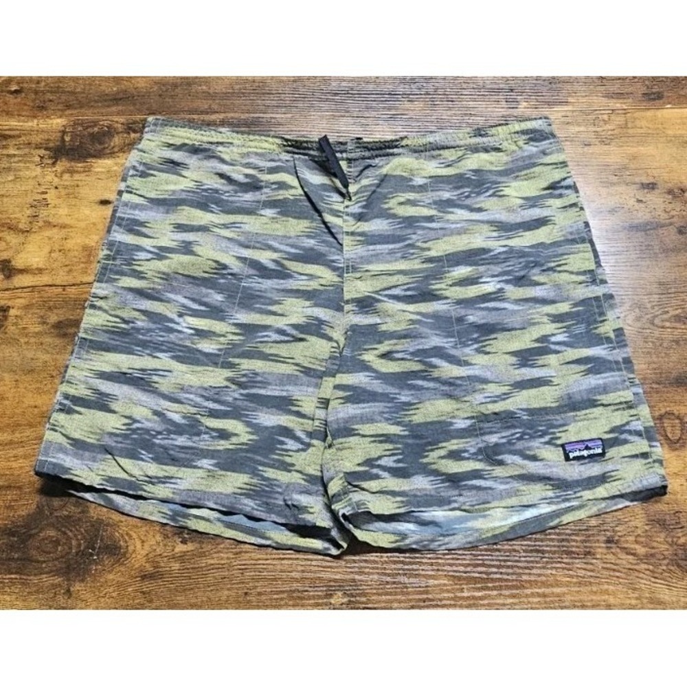 Patagonia Baggies Blurry IKat Camo Shorts‎ Hiking Trail Outdoors Casual Medium